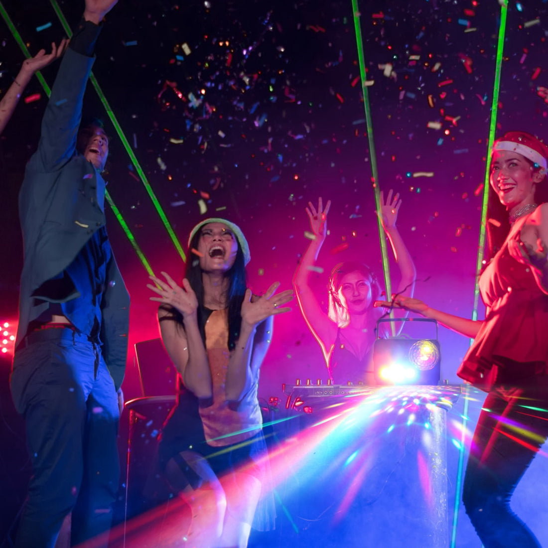 Smoke machine with 8 lighting effects - 600w