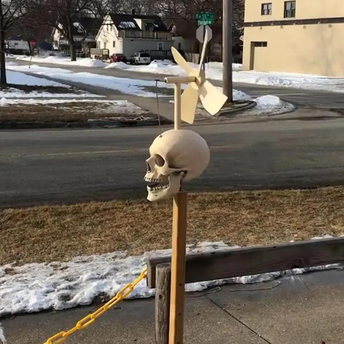 Spinning Skull Head Windmill