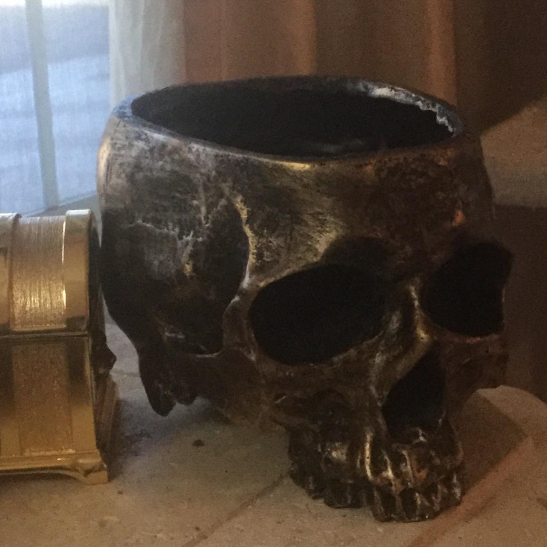 Resin Skull Vase for Halloween